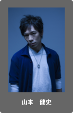 �R�{